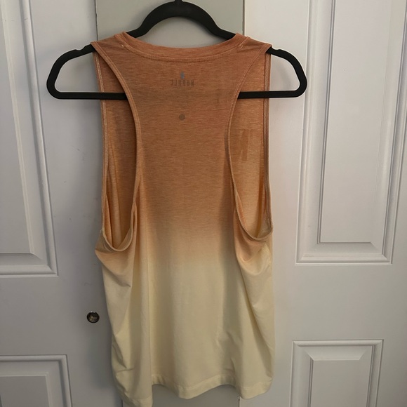 NoBull Women’s Lightweight Tank Size Large - Picture 4 of 4